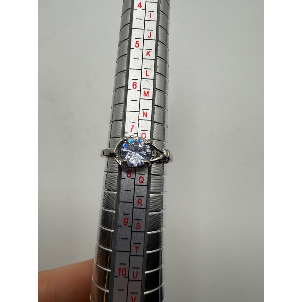 Silver Tone Round Cut Clear Cubic Zirconia Solitaire Ring Size‎ 7.5